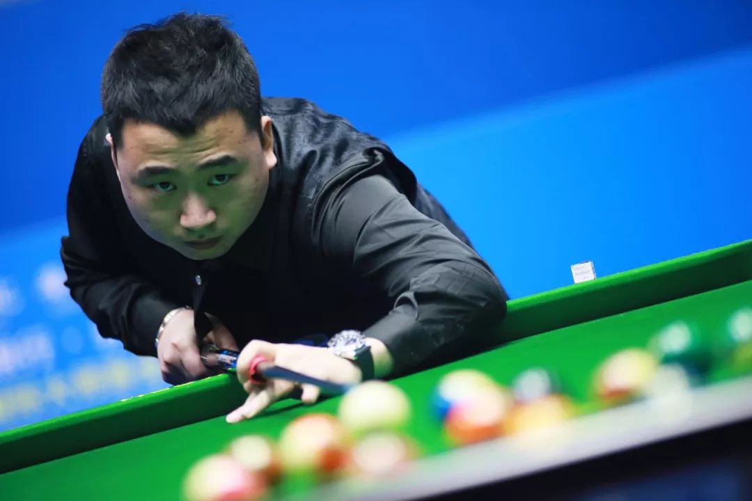 三人的角逐 三人的角逐