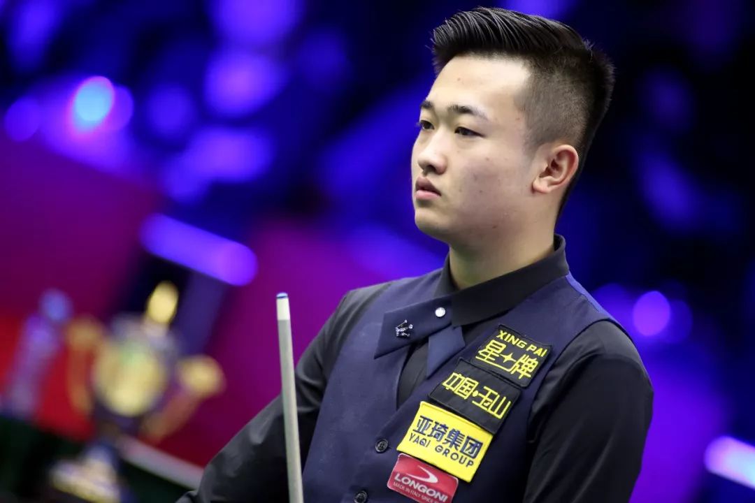 俱乐部中 俱乐部中