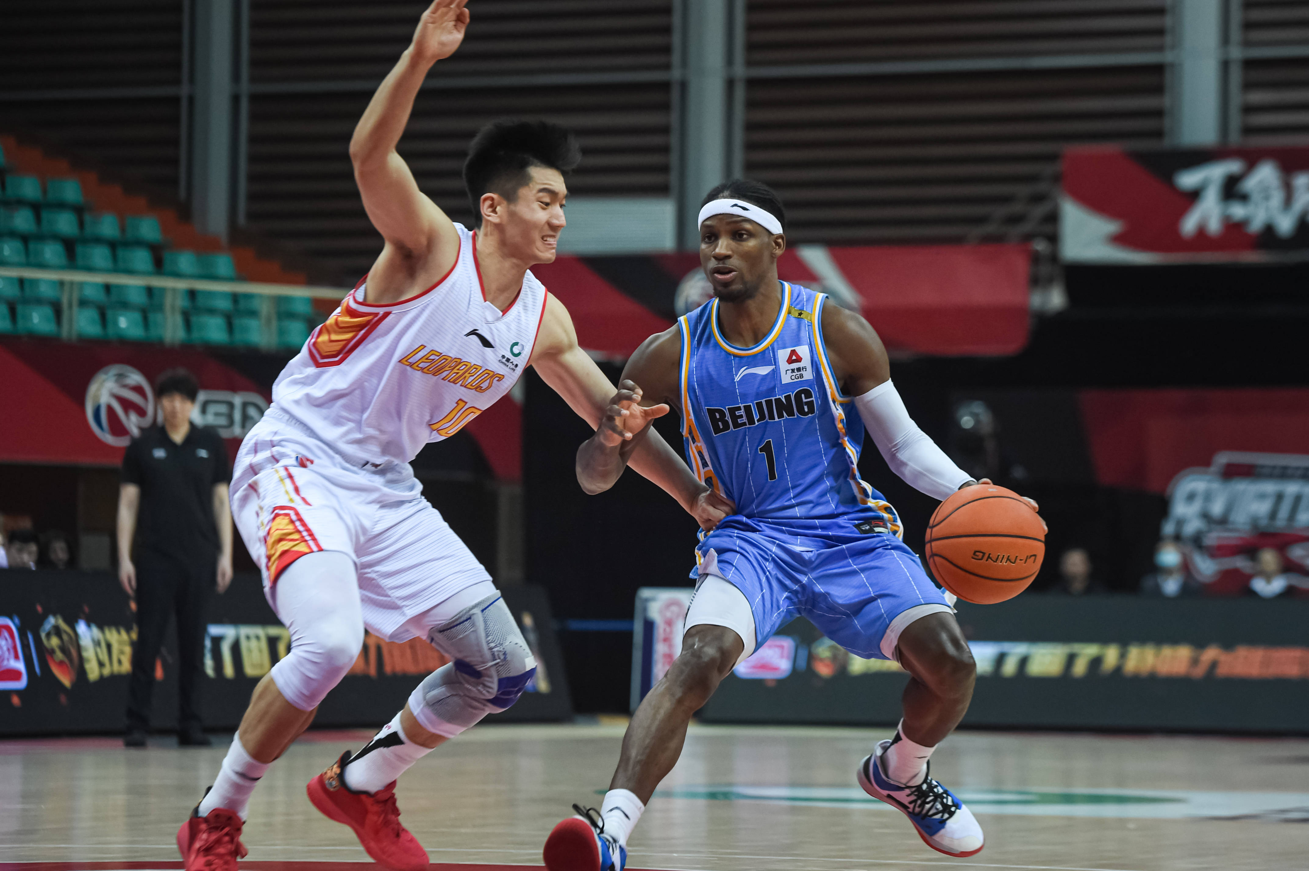 超联赛激烈 超联赛激烈